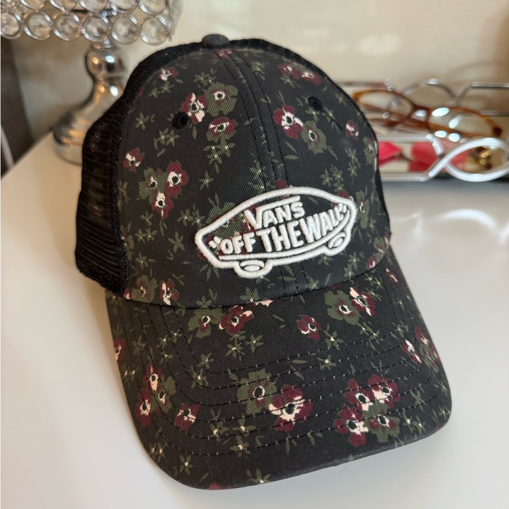 Van Off The Wall Floral Pattern Trucker Mesh Back Cap